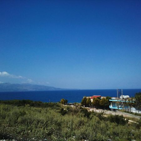 Erdeti Boutique Hotel Sarande Ruang foto