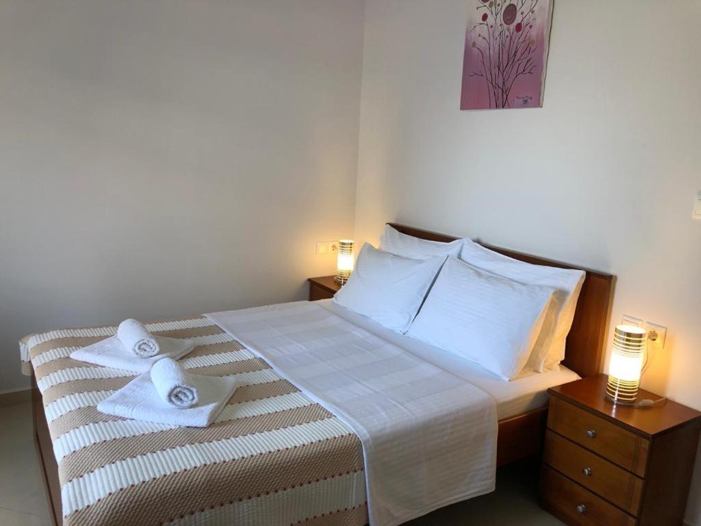 Erdeti Boutique Hotel Sarande Bagian luar foto