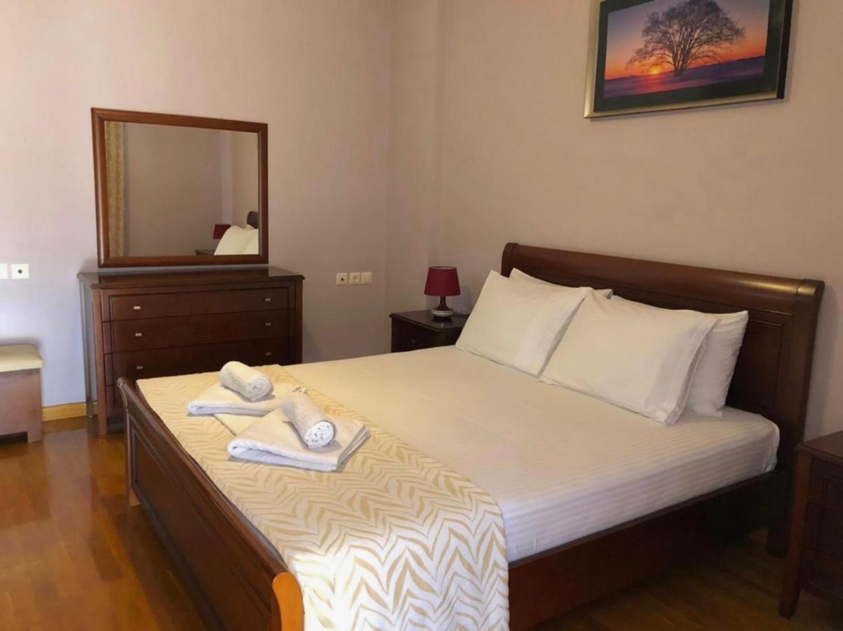 Erdeti Boutique Hotel Sarande Bagian luar foto